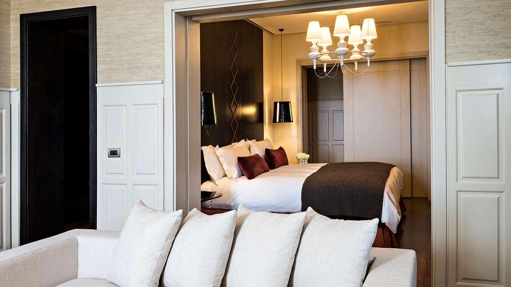 Sofitel Casino Carrasco & Hotel 5*
