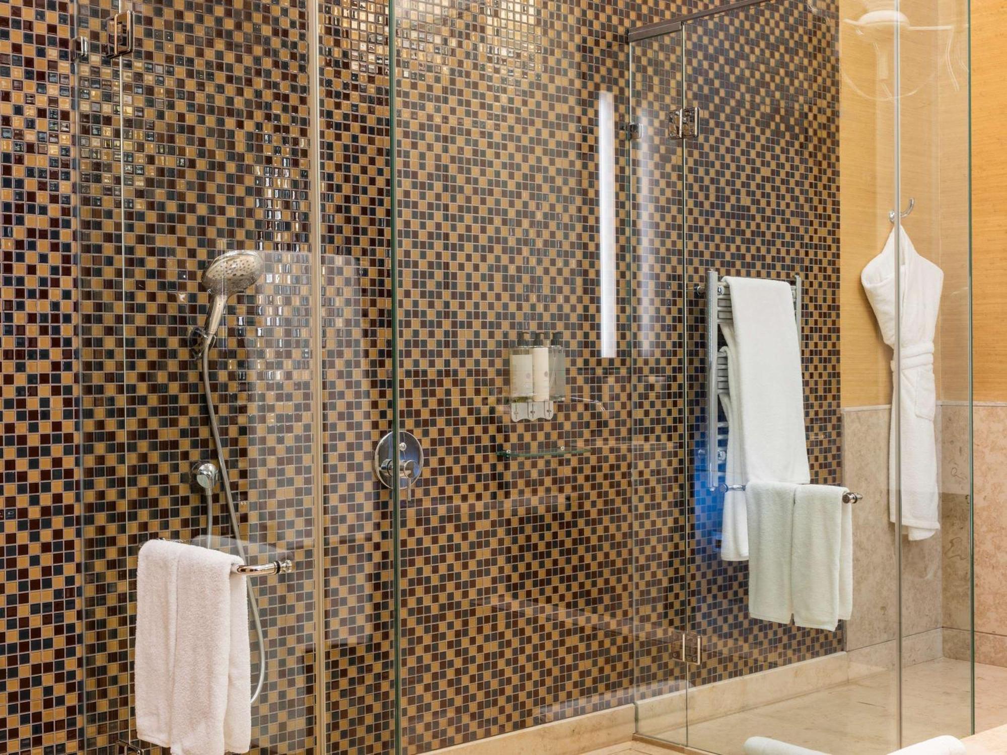 Sofitel Casino Carrasco & Hotel 5*