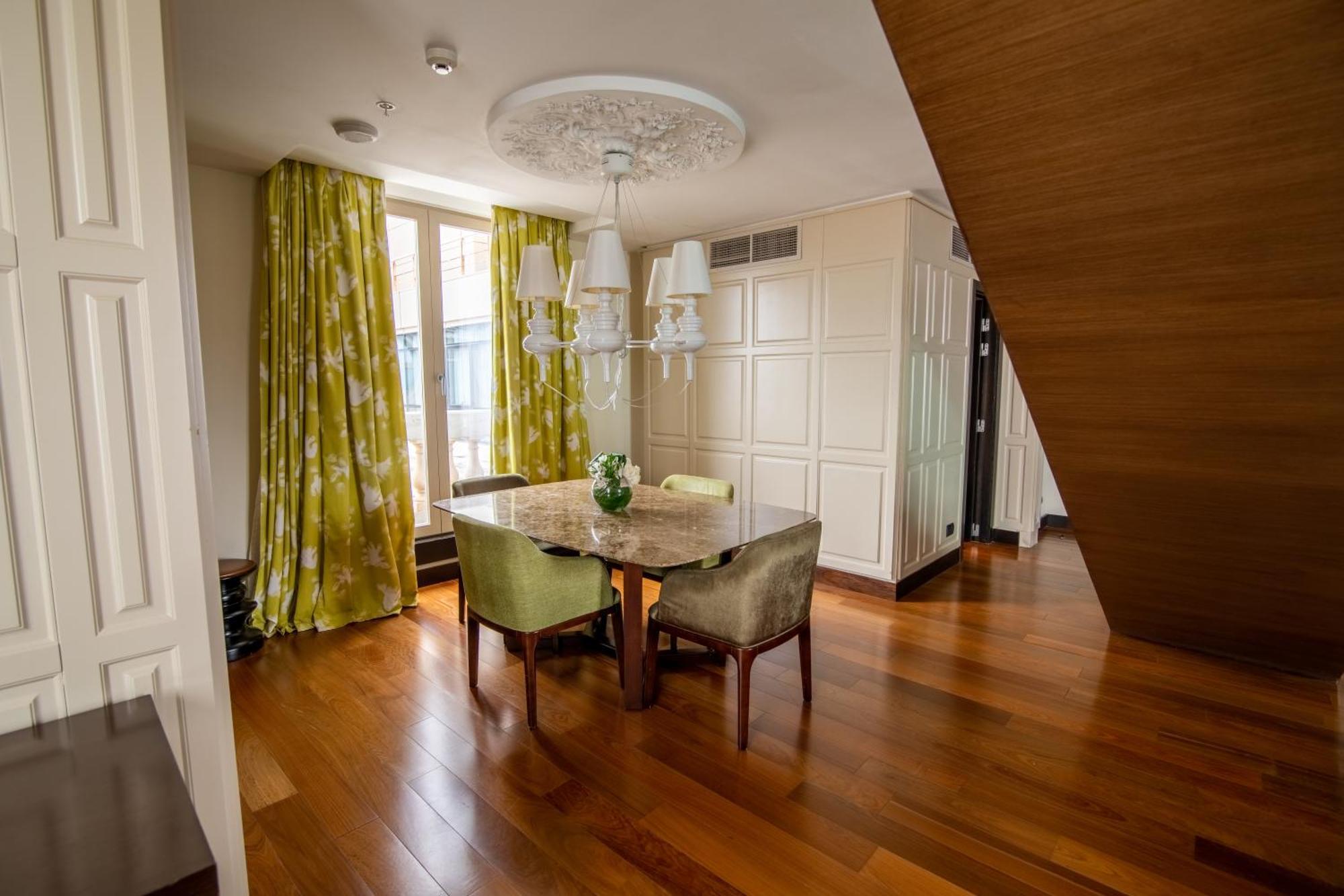 Sofitel Casino Carrasco & 5*